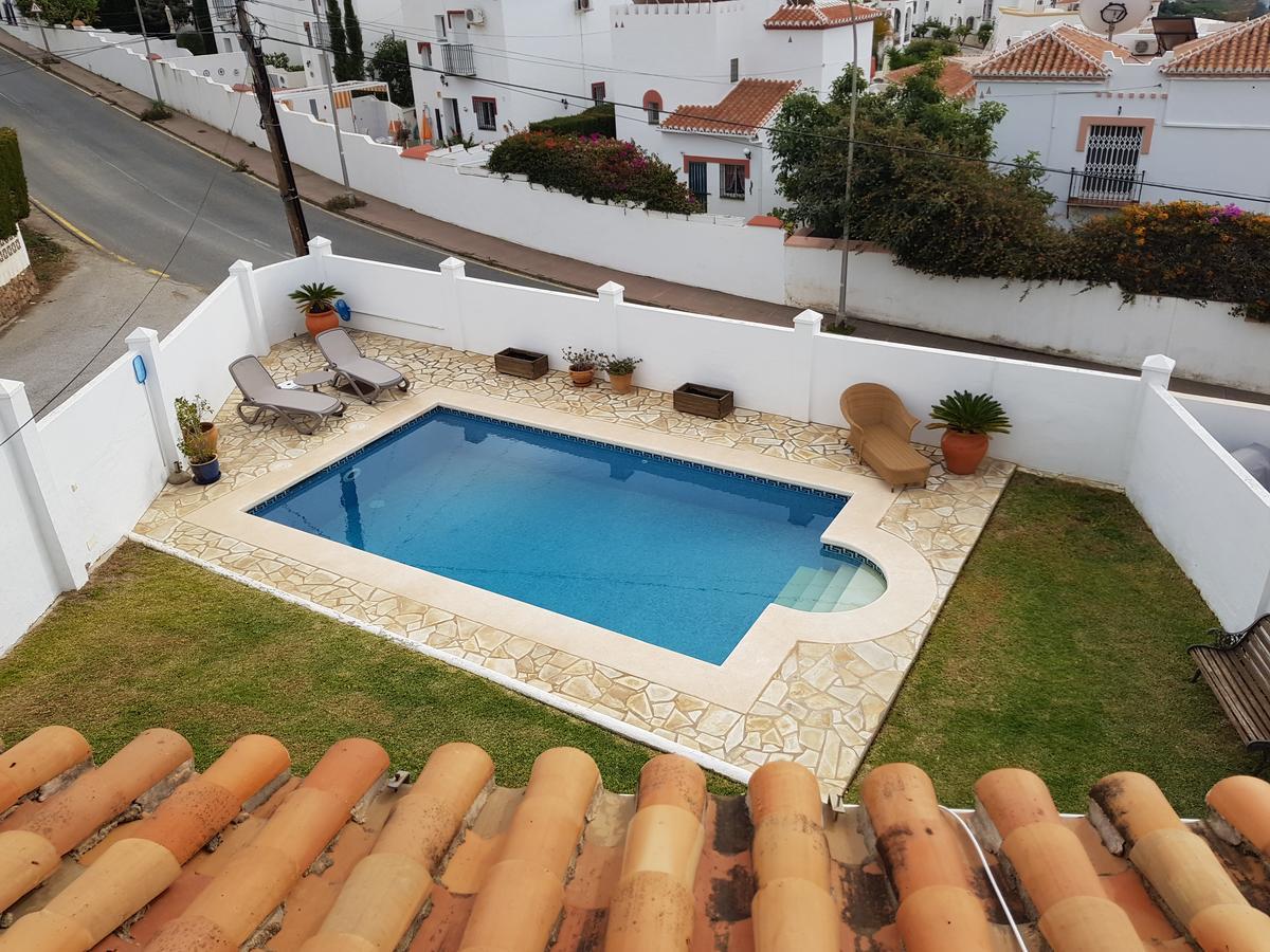 Villa - Zeezicht, Zwembad Nerja Bagian luar foto