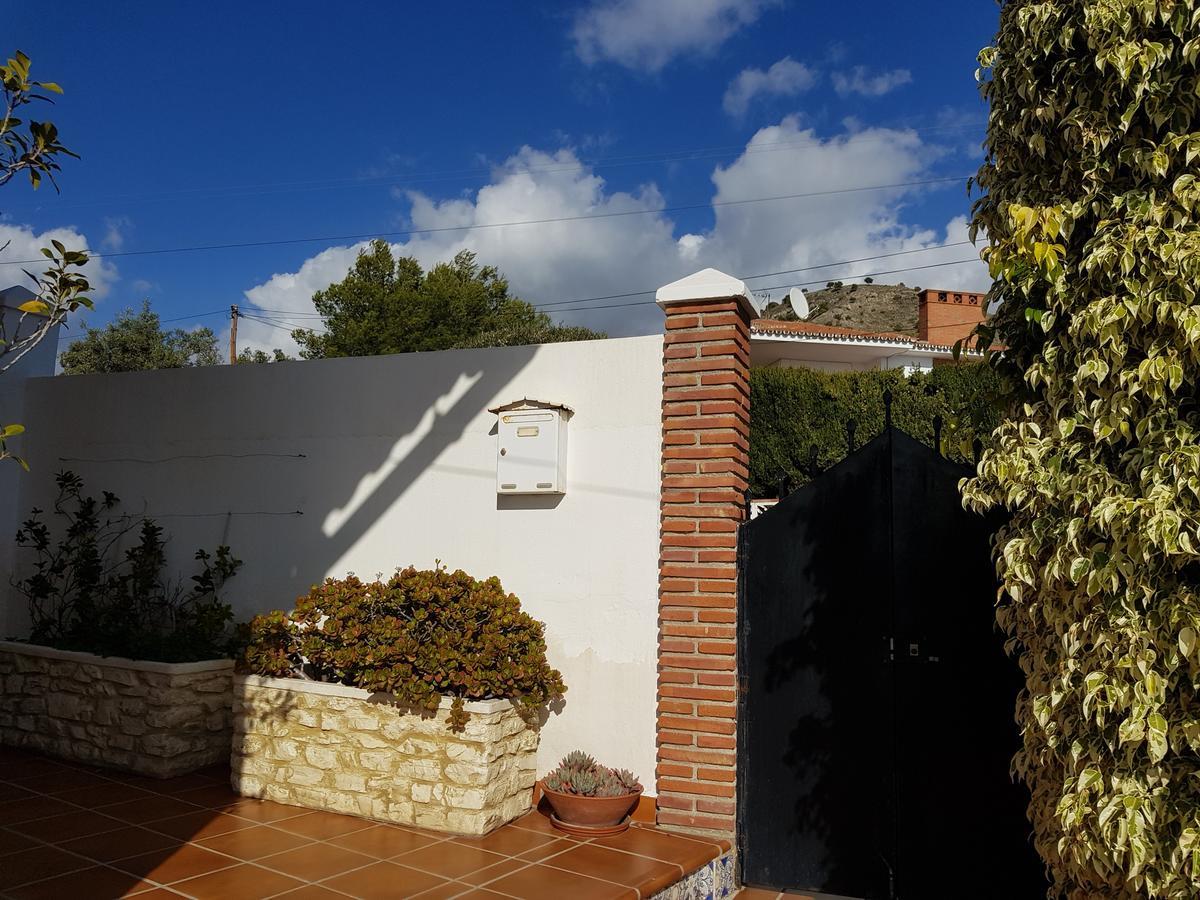 Villa - Zeezicht, Zwembad Nerja Bagian luar foto