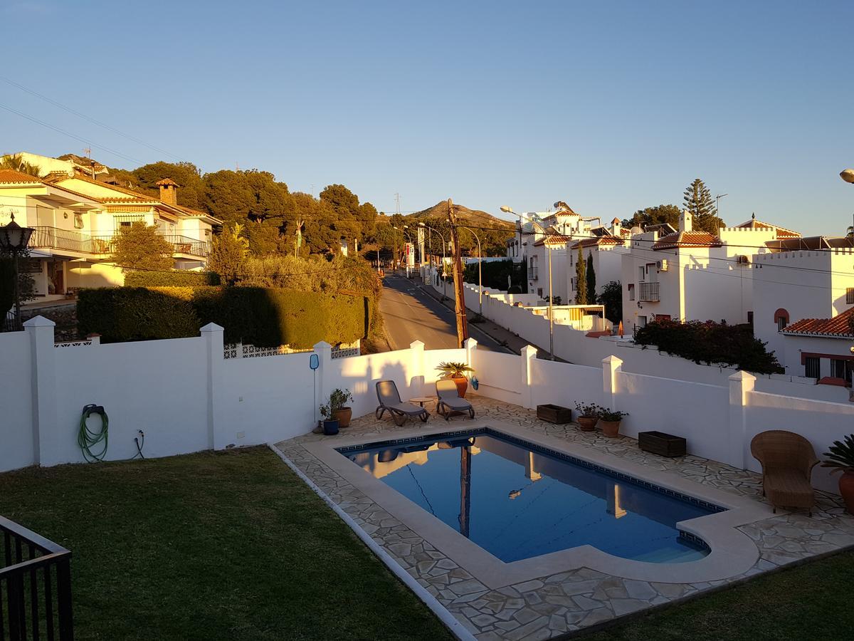 Villa - Zeezicht, Zwembad Nerja Bagian luar foto