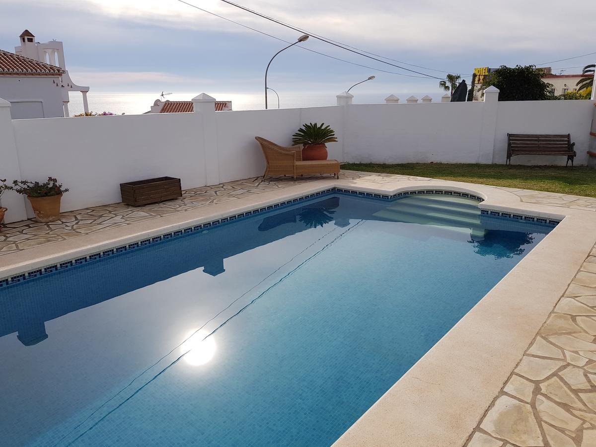 Villa - Zeezicht, Zwembad Nerja Bagian luar foto