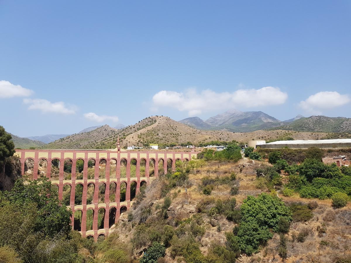 Villa - Zeezicht, Zwembad Nerja Bagian luar foto