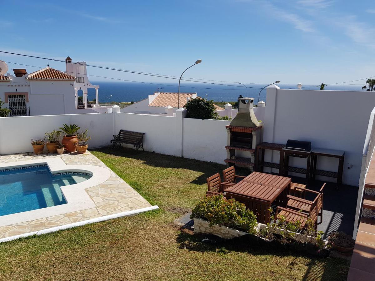 Villa - Zeezicht, Zwembad Nerja Bagian luar foto